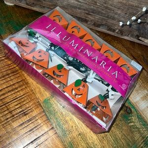 Illuminaria tin halloween jack-o-lantern pumpkin lights. New in box.